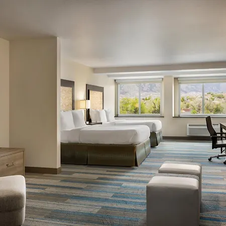 Holiday Inn Express & Suites Colorado Springs Central By Ihg Extérieur photo