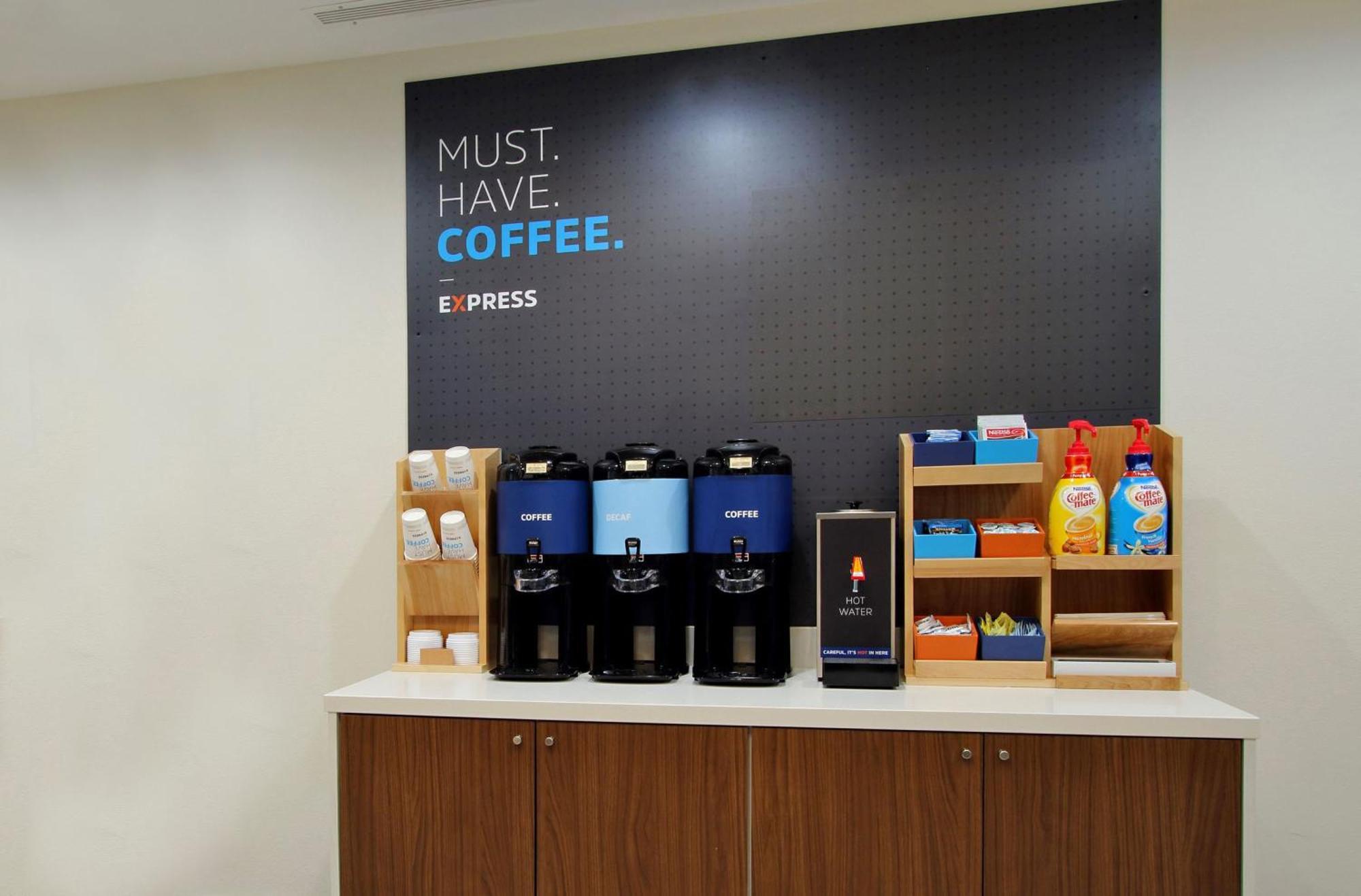 Hotel Holiday Express & Central By Ihg
